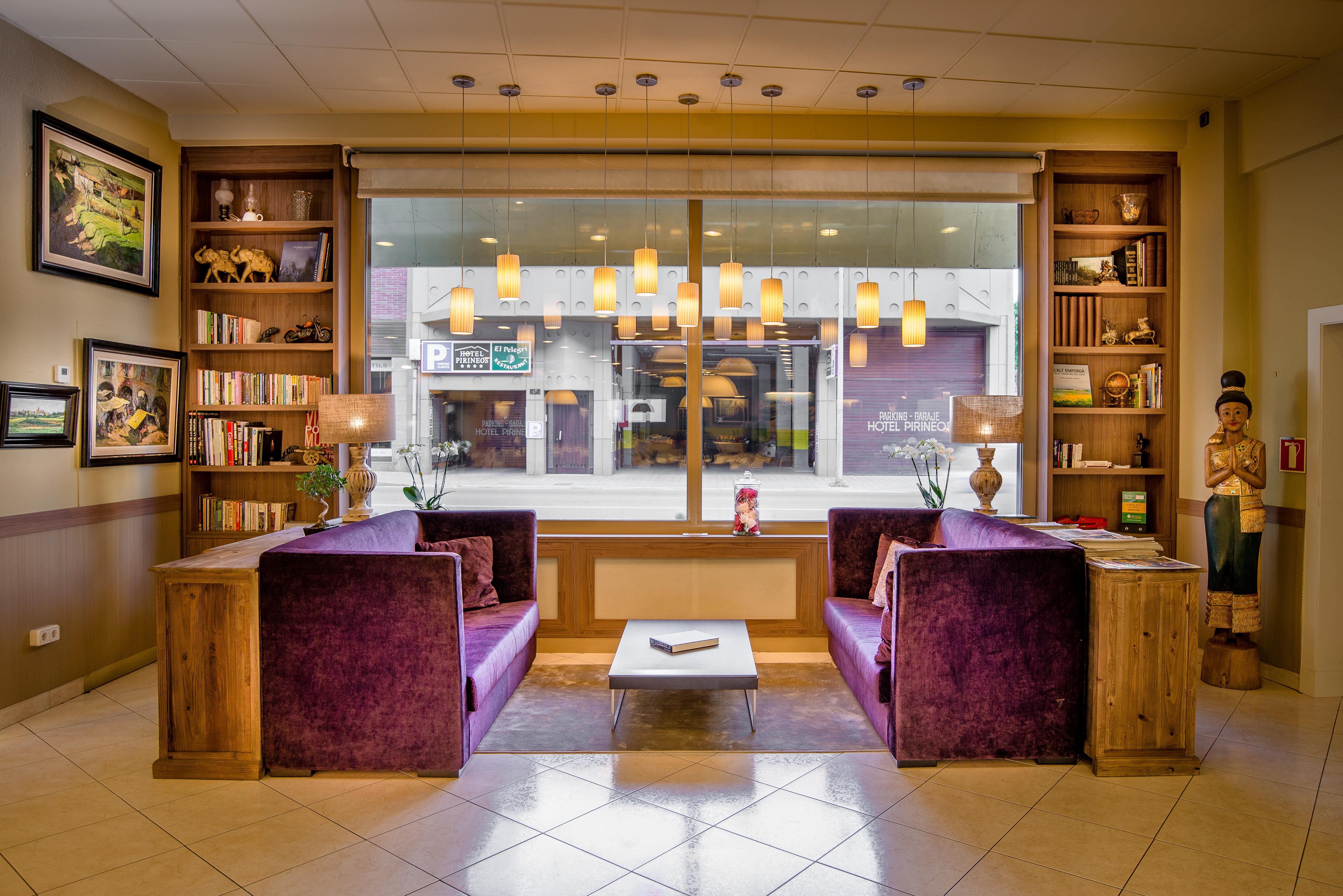 Hotel Pirineos Figueres By Pierre & Vacances المظهر الخارجي الصورة